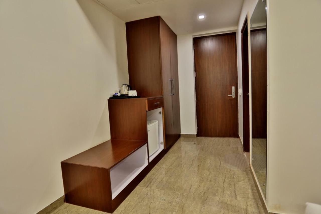 Royal Imperio Hotel Фаридабад Екстериор снимка