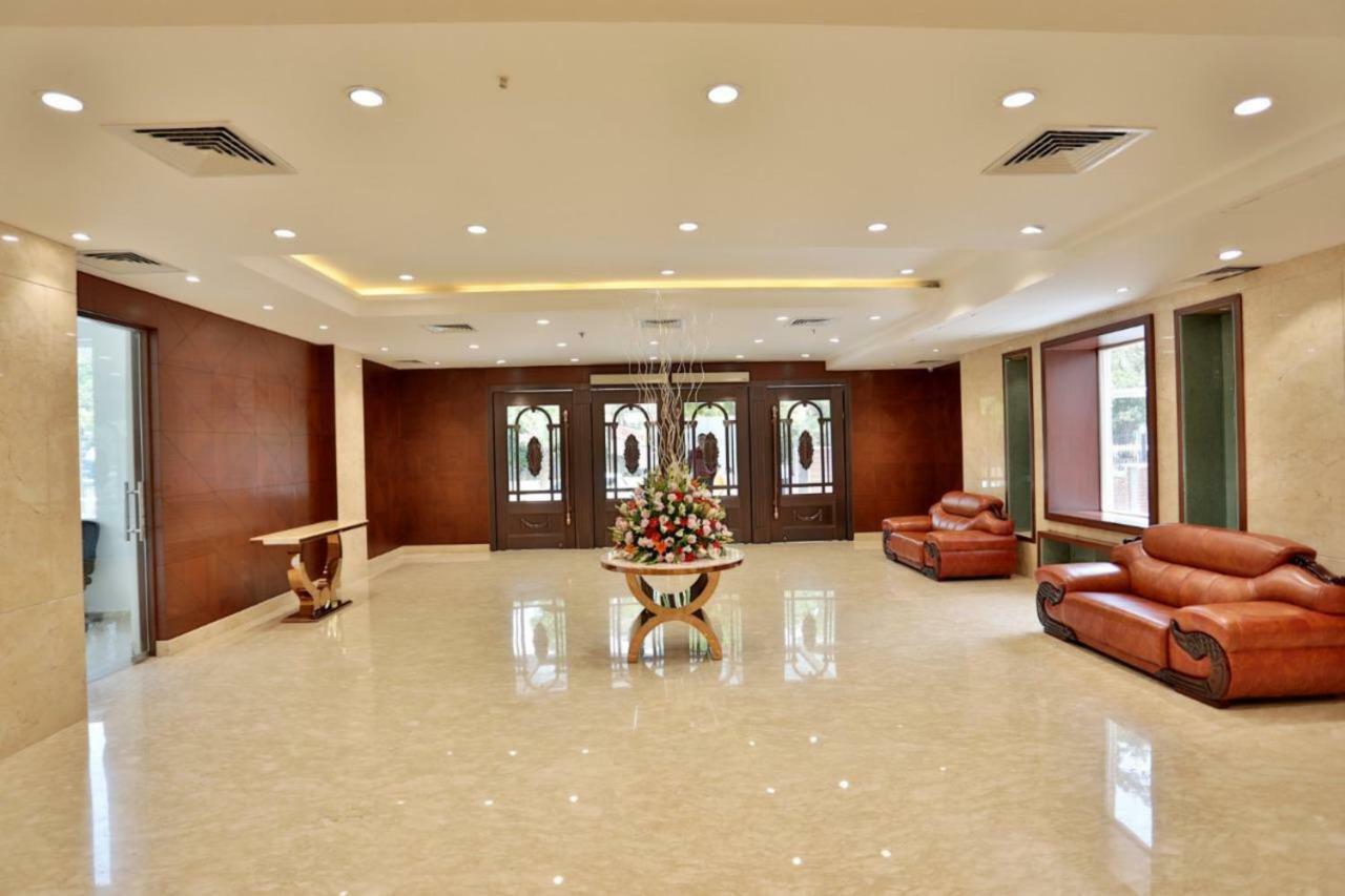 Royal Imperio Hotel Фаридабад Екстериор снимка