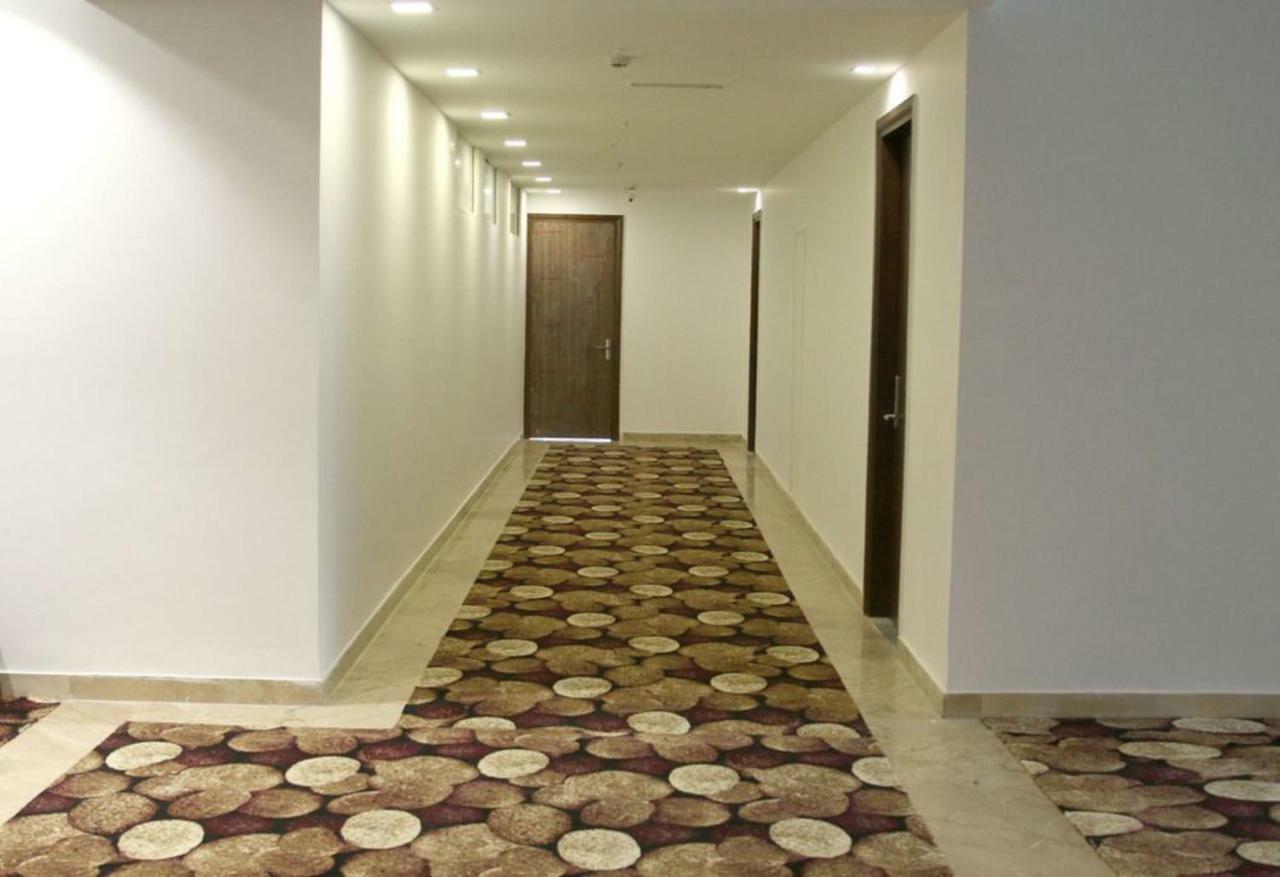 Royal Imperio Hotel Фаридабад Екстериор снимка