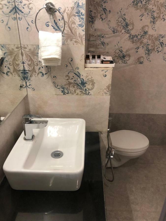 Royal Imperio Hotel Фаридабад Екстериор снимка
