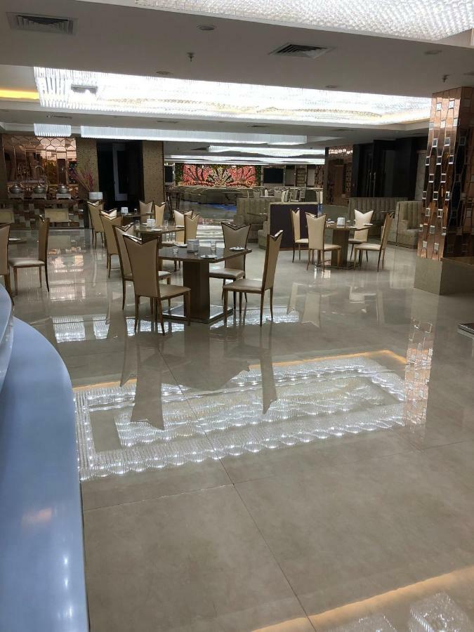 Royal Imperio Hotel Фаридабад Екстериор снимка